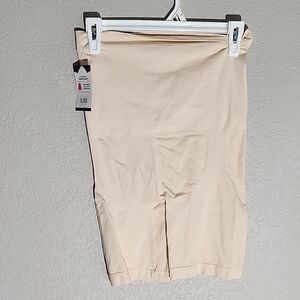 Empetua Shaper shorts High Wasted size xxl-xl see meaurments does stretch cream